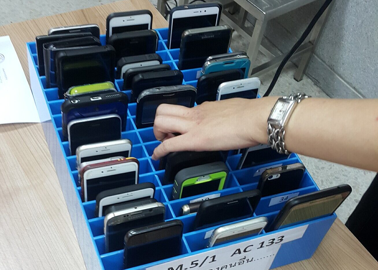 Austriackie ministerstwo edukacji zakazuje używania smartfonów w szkołach dzieciom do 14. roku życia