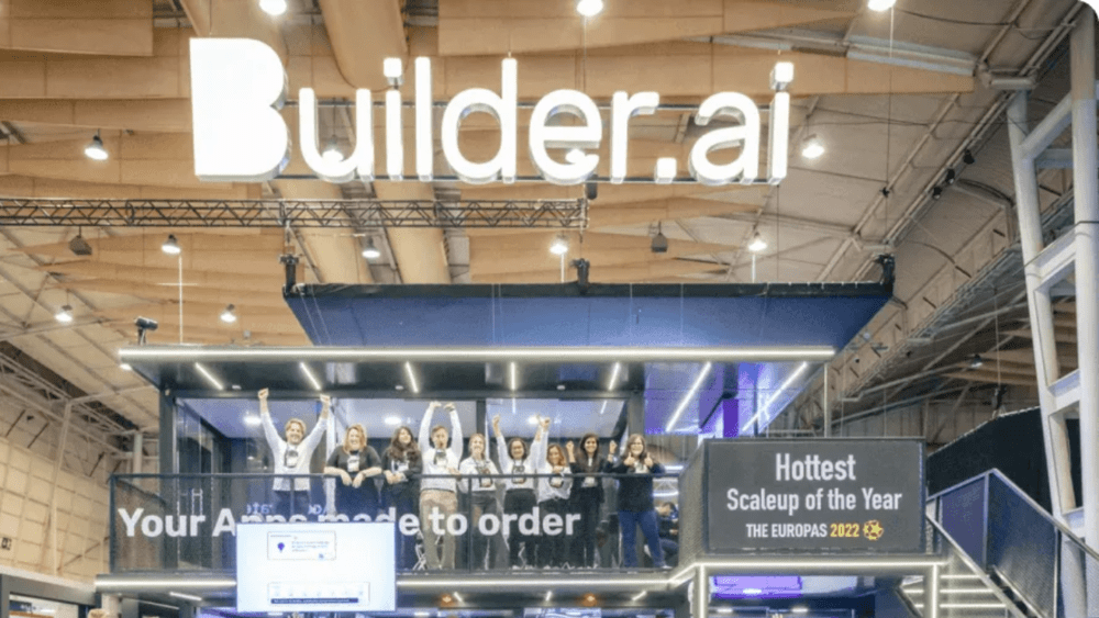 Builder.ai, serwis do tworzenia aplikacji komputerowych, zatrudniał 700 osób z Indii, żeby ci udawali „chatbota AI”